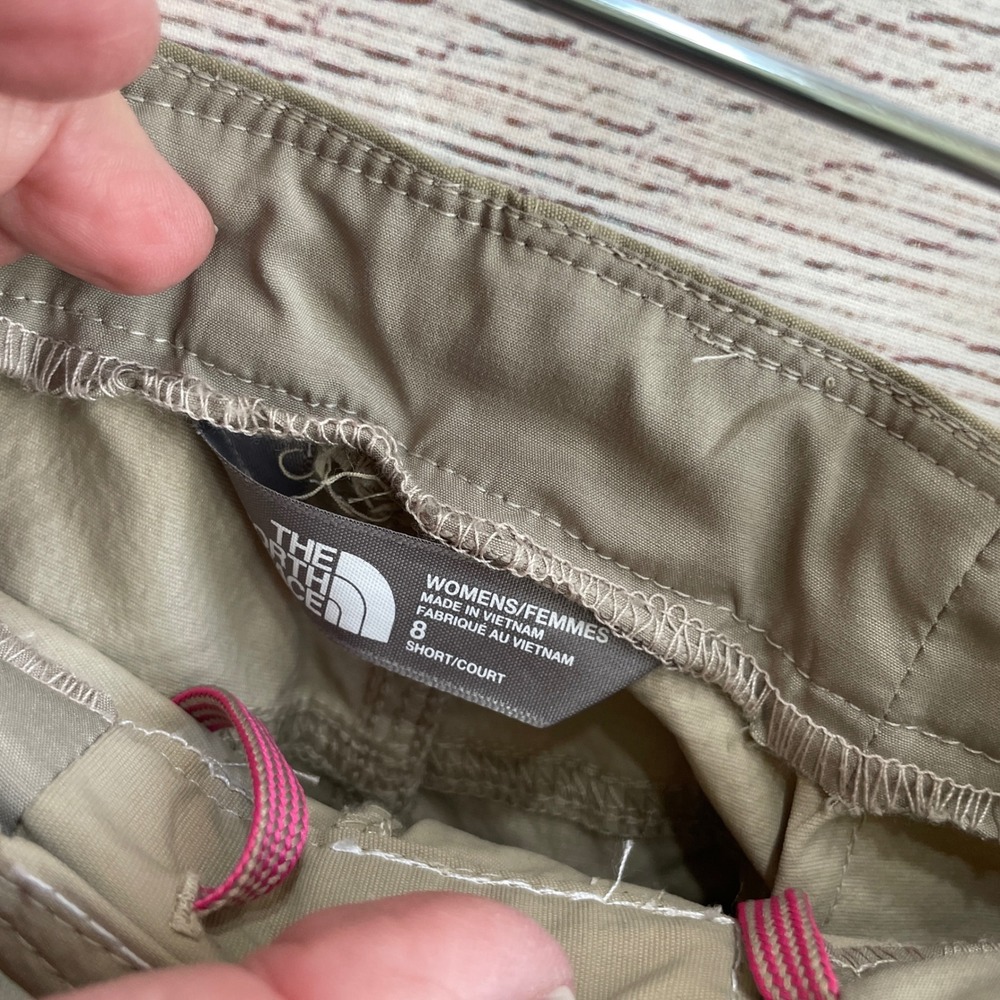 EXCELLENT CONDITION THE NORTH FACE CONVERTIBLE HIKING PANTS IN KHAKI - Picture 3 of 4